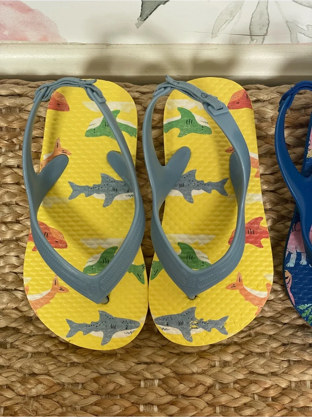 Old Navy Toddler Flip Flops Lot of 2 Shark & Tropical Print Size 7 Daycare Pool